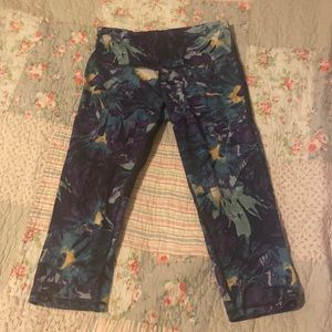 Champion 3/4 Length Blue and Purple Leggings Size Large
